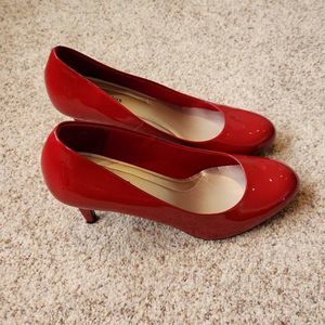 Elegant Red Women's Pumps
